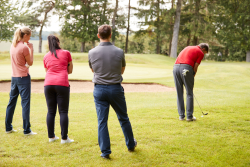 Wie man zum Golfsport kommt – was ist eigentlich ein Schnupperkurs?